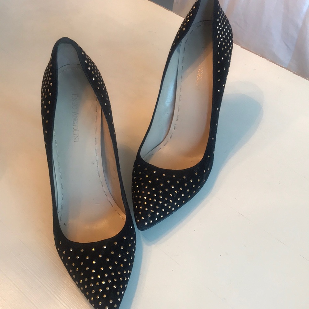 Gold studded Enzo Angiolini black suede pumps